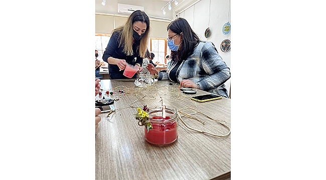 SEVGİLER GÜNÜ TEMALI MUM YAPIM ATÖLYESİ TAMAMLANDI