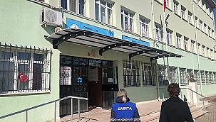 "SICAK GÜLÜŞLERİN İZİNDE, ÇOCUKLARIMIZA DERMAN OLUYORUZ"