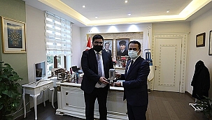 VAKIFLAR BÖLGE MÜDÜRÜ GÖKHAN BAHÇECİK'TEN VALİ AKTAŞ'A VEDA ZİYARETİ