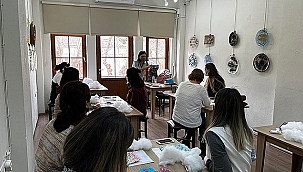 YAZAR VE SANATÇI EVİNDE ATÖLYE ÇALIŞMALARI DEVAM EDİYOR