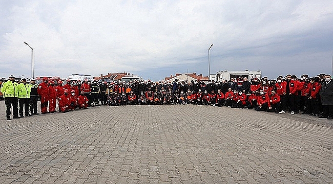 ÇANAKKALE'DE "DEPREM ANI VE TAHLİYE TATBİKATI" GERÇEKLEŞTİRİLDİ