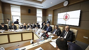 SEÇİM BARAJININ YÜZDE 7'YE İNDİRİLMESİ TBMM ANAYASA KOMİSYONU'NDA KABUL EDİLDİ