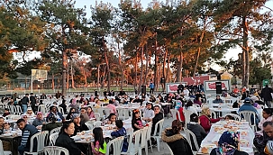 BAŞKAN UYGUN ROMAN VATANDAŞLARLA İFTARDA BULUŞTU