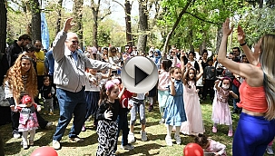 ÇOCUKLAR 23 NİSAN COŞKUSUNU TAHTA AT ŞENLİĞİNDE BİR ARADA YAŞADI
