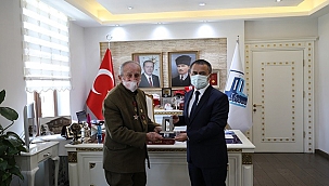 SON ÇANAKKALE GAZİSİNİN OĞLU TURGUT KAÇMAZ, VALİ AKTAŞ'I ZİYARET ETTİ