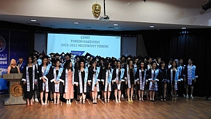TURİZM FAKÜLTESİ MEZUN OLDU