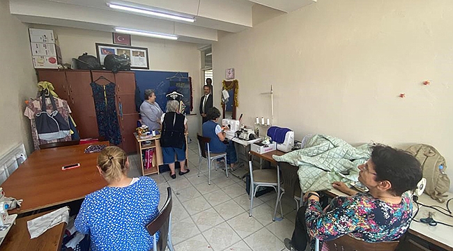 VALİ AKTAŞ, GELİBOLU HALK EĞİTİM MERKEZİ'Nİ ZİYARET ETTİ