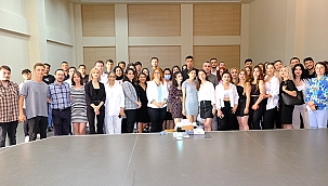 HALKLA İLİŞKİLER ÖĞRENCİLERİ SOSYAL SORUMLULUK PROJELERİNİ TANITTILAR 