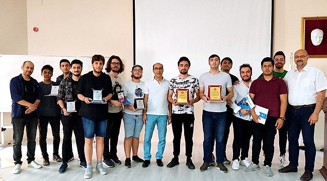 TÜB ALGORİTMA HACKATHONU ŞAMPİYONU ÇOMÜ OLDU