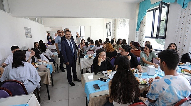 VALİ AKTAŞ, ÇANAKKALE ANADOLU LİSESİ 12. SINIF ÖĞRENCİLERİ İLE KAHVALTIDA BULUŞTU