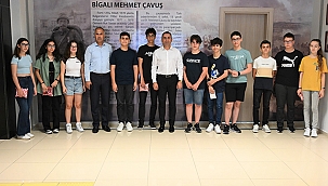 BİGA BELEDİYESİ LGS'DE BAŞARILI OLAN ÖĞRENCİLERİ ÖDÜLLENDİRDİ