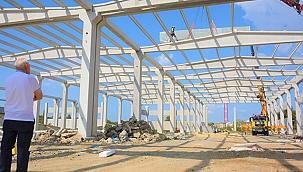 LAPSEKİ KAPALI PAZARYERİ ÇALIŞMALARI TÜM HIZIYLA SÜRÜYOR