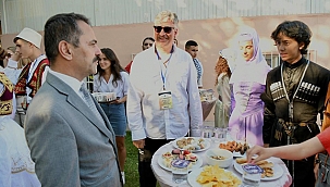 ULUSLARARASI TROYA HALK DANSLARI VE MÜZİK FESTİVALİ AÇILIŞ PROGRAMI YAPILDI