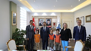 2022-223 EĞİTİM-ÖĞRETİM YILI AÇILIŞI NEDENİYLE ÖĞRENCİLERDEN VALİ AKTAŞ' A ZİYARET