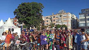 SÜSLÜ KADINLAR PEDALLARA BASTILAR