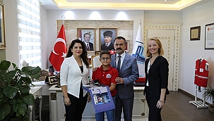 TEKNOFEST' TE FİNALE KALAN EGEMEN KAYA, VALİ AKTAŞ' I ZİYARET ETTİ