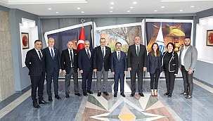 ÇANAKKALE TİCARET VE SANAYİ ODASI YENİ YÖNETİMİNDEN VALİ AKTAŞ'A ZİYARET