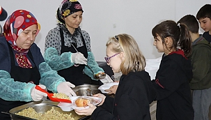 10 BİN ÖĞRENCİYE ÜCRETSİZ YEMEK İMKANI