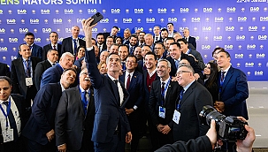 BAŞKAN GÖKHAN'DAN B40 BALKAN ŞEHİRLER AĞI ZİRVESİ DEĞERLENDİRMESİ