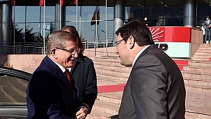 DAVUTOĞLU'NU MUHARREM ERKEK KARŞILADI