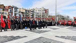 108. YIL COŞKUSU ÇELENK KOYMA TÖRENİ İLE BAŞLADI