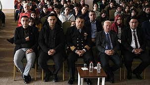 LAPSEKİ'DE MEHMET AKİF ERSOY ANILDI