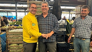 İYİ PARTİ PAZAR ESNAFIYLA BULUŞTU