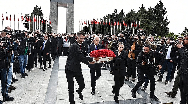 KILIÇDAROĞLU ÇANAKKALE ŞEHİTLERİNİN HUZURUNDA