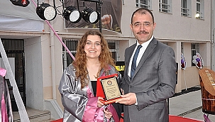 KAYMAKAM DOLU MEZUNİYETE KATILDI