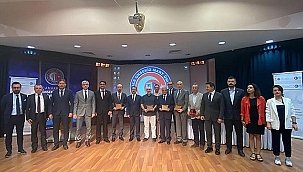 ÇANAKKALE İLİ VAKIF ESERLERİ, CAMİ VE CAMİ HAZİRELERİ SEMPOZYUMUNUN AÇILIŞI YAPILDI