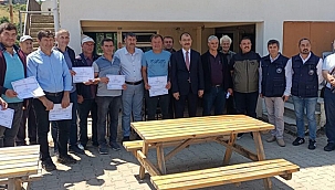 KURSİYERLER SERTİFİKALARINI ALDILAR