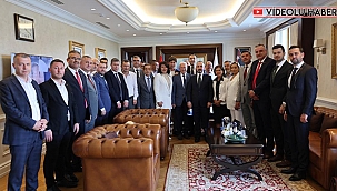 AK PARTİ ÇANAKKALE İL, İLÇE VE BELEDİYE BAŞKANLARI TURAN'I ZİYARET ETTİ 