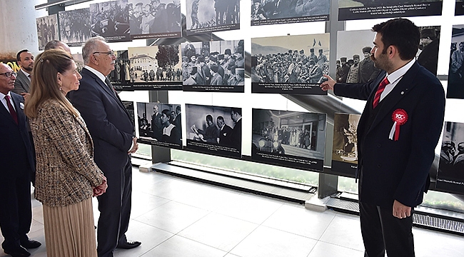 "ÇANAKKALE'DEN CUMHURİYETE: HİKAYELERİYLE ATATÜRK FOTOĞRAFLARI"