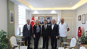 EĞİTİM ARAŞTIRMALARI BİRLİĞİ YÖNETİM KURULUNDAN VALİ AKTAŞ'A ZİYARET