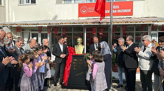 YENİ ATATÜRK BÜSTÜ AÇILDI