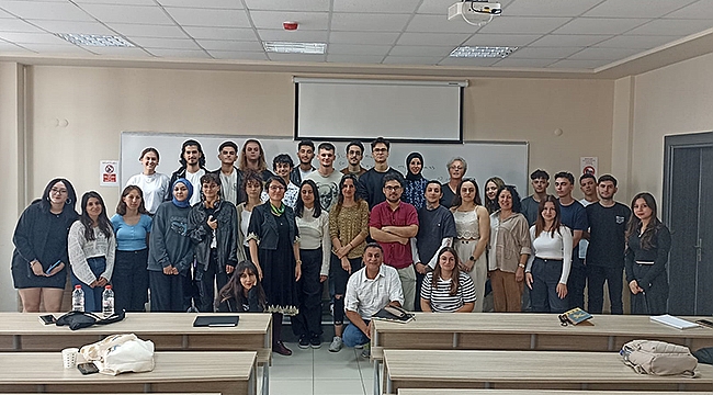 HEVİ ARYA ACAR, FOTOĞRAFÇILIK ÖĞRENCİLERİYLE BULUŞTU