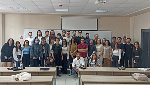 HEVİ ARYA ACAR, FOTOĞRAFÇILIK ÖĞRENCİLERİYLE BULUŞTU