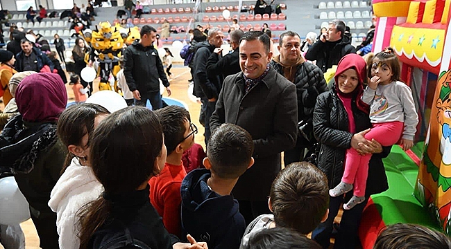 BİGA BELEDİYESİ'NDEN KARNE HEDİYESİ