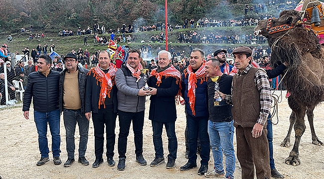 ÇAN GELENEKSEL FOLKLORİK DEVE GÜREŞİ FESTİVALİ RENKLİ GÖRÜNTÜLERE SAHNE OLDU!