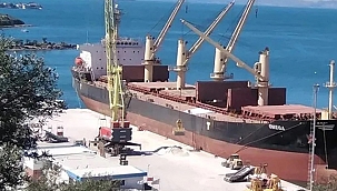 ŞANGAY AÇIKLARINDA GEMİ BATTI!