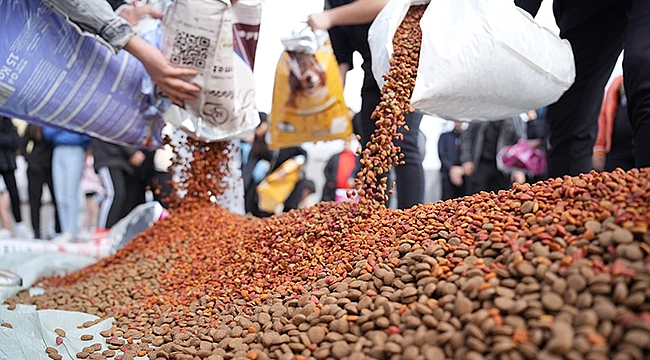 ÇAN'DA 100 KİŞİ 1000 AYRI NOKTAYA MAMA DAĞITTI