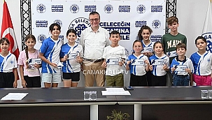 ALPER ŞEN'DEN BAŞARILI YÜZÜCÜLERE ÖDÜL