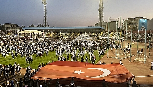 ÇOMÜ'DE MEZUNİYET HEYECANI YAŞANDI