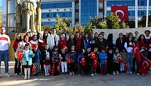 CUMHURİYET BAYRAMI DOLAYISIYLA ÇELENK KOYMA TÖRENİ GERÇEKLEŞTİ