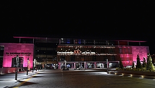 FARKINDALIK İÇİN PEMBE IŞIK