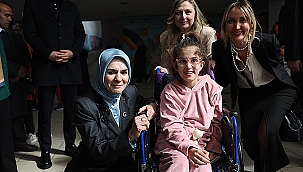 BAKAN GÖKTAŞ, BAŞKENTTE ÖZEL EĞİTİM GÖREN ÇOCUKLARLA BİR ARAYA GELDİ