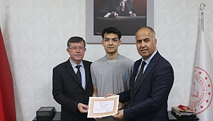 İLÇE BİRİNCİLERİNDEN MÜDÜR BİLEN'E ZİYARET