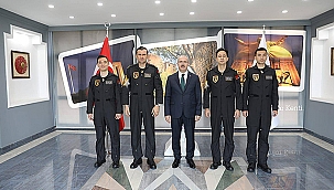 SOLOTÜRK EKİBİNDEN VALİ TORAMAN'A ZİYARET