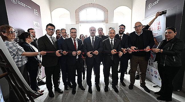 VALİ TORAMAN'DAN TROAS KAZILARI SERGİSİNE ZİYARET