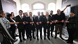 VALİ TORAMAN'DAN TROAS KAZILARI SERGİSİNE ZİYARET